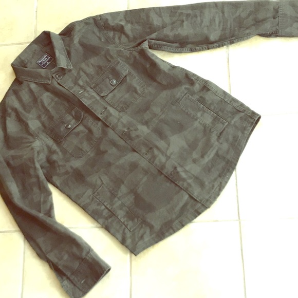 Abercrombie & Fitch Other - Abercrombie & Fitch Camouflage Button Front Shirt